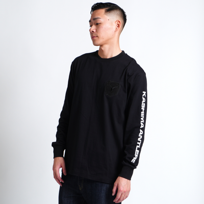 SUEDE EMBLEM SLEEVE LOGO TEE（全3色）