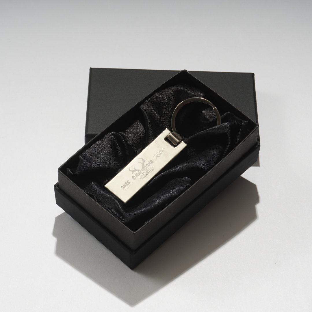 25J1リーグ優勝記念スクエアチャームキーホルダー（メタル素材