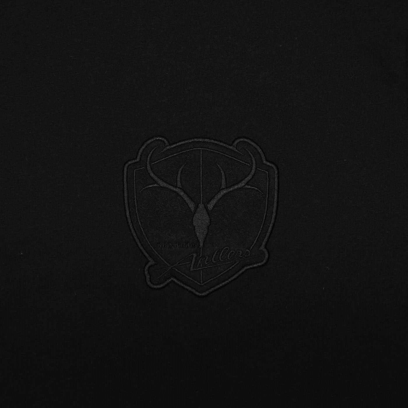 SUEDE EMBLEM SLEEVE LOGO TEE（全3色）