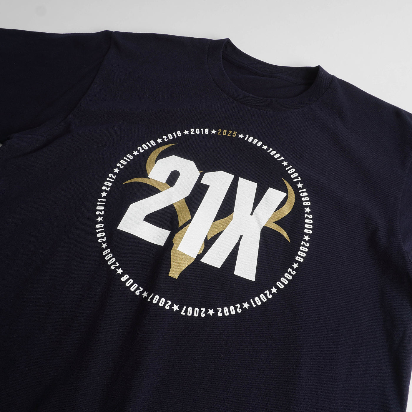 25J1リーグ優勝記念Tシャツ（21X）【予約】 – 鹿島アントラーズFC