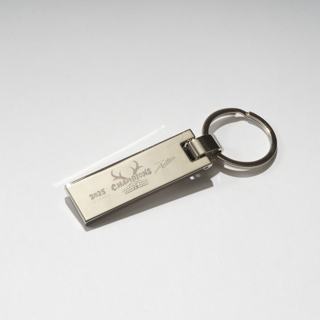 25J1リーグ優勝記念スクエアチャームキーホルダー（メタル素材