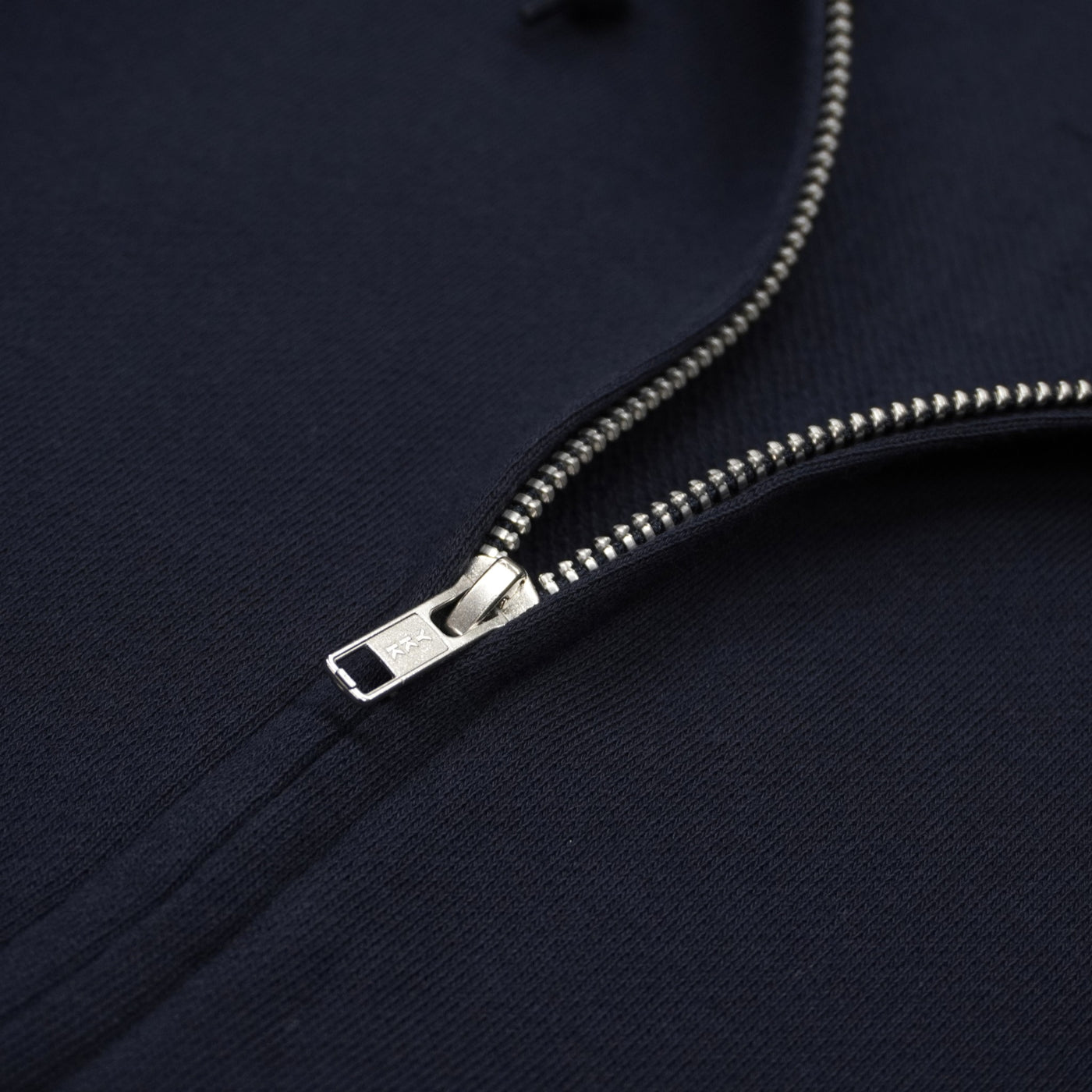 ロゴジップフーディー（全2色）