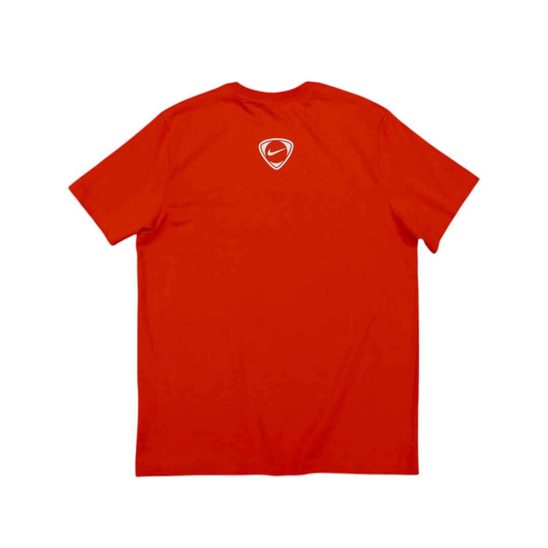 25NIKEトータル90 2 S/S Tシャツ（ユニバーシティレッド