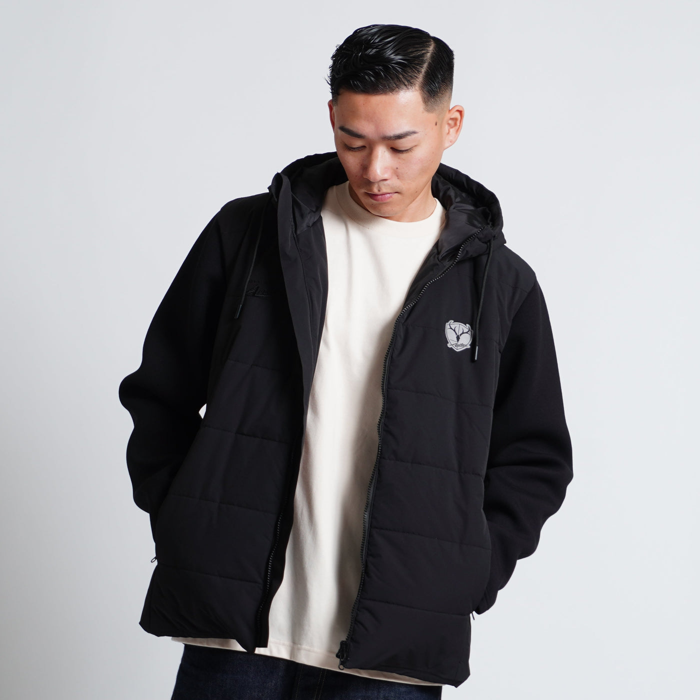 EMB LOGO HYBRID JKT （全2色）
