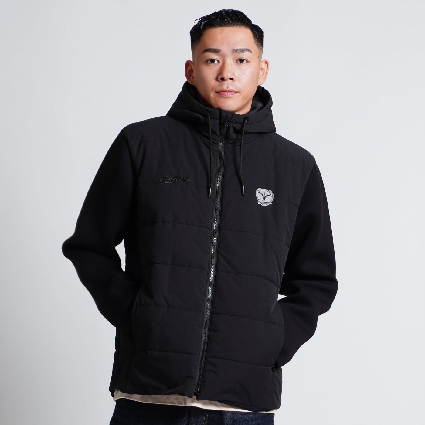 EMB LOGO HYBRID JKT （全2色）
