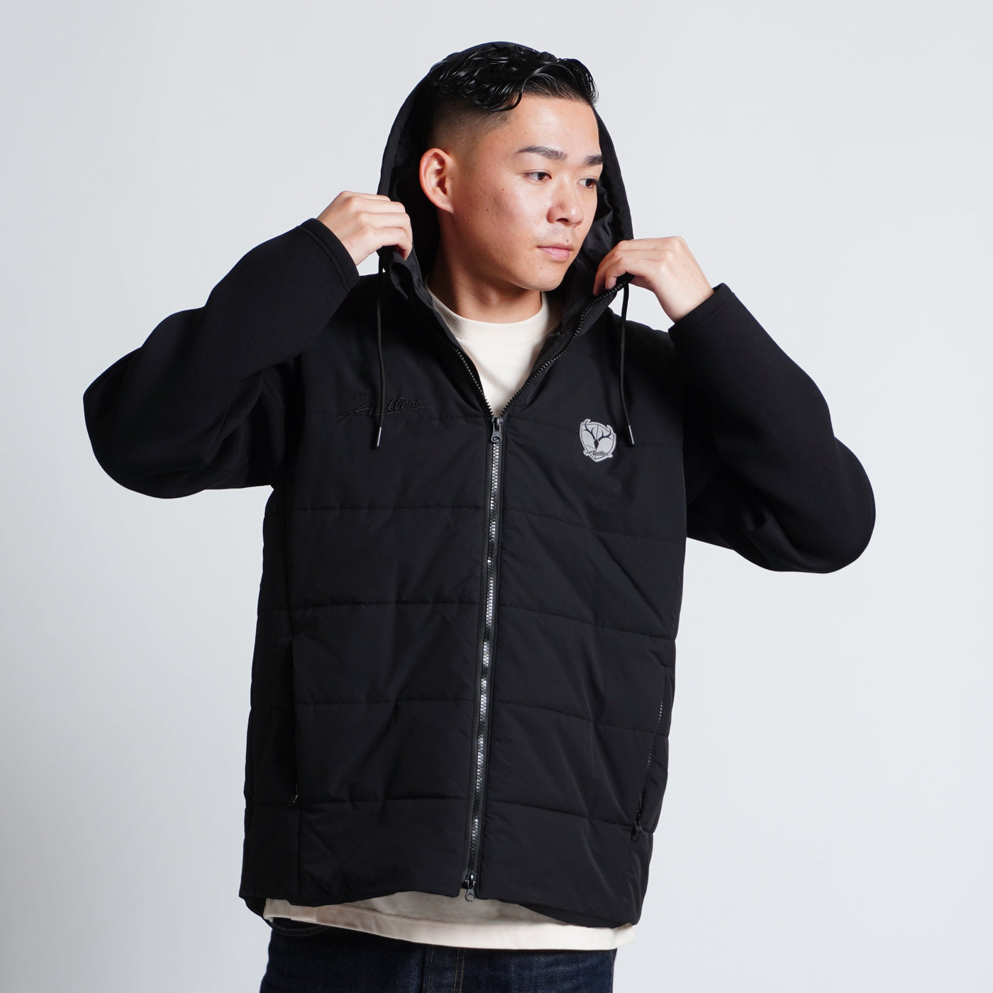 EMB LOGO HYBRID JKT （全2色）