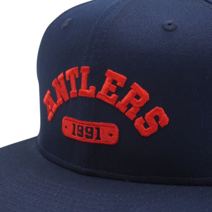 ストレートキャップ（カレッジロゴ）全3色 – 鹿島アントラーズFC