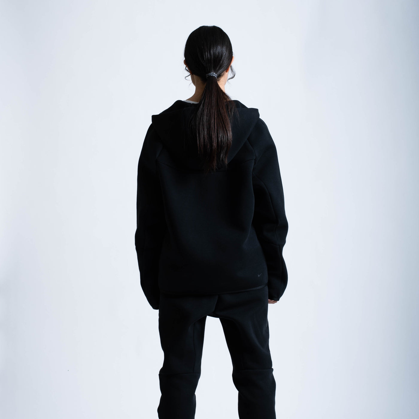 NIKE テックフリースWRフルジップL/Sフーディ（ブラック）