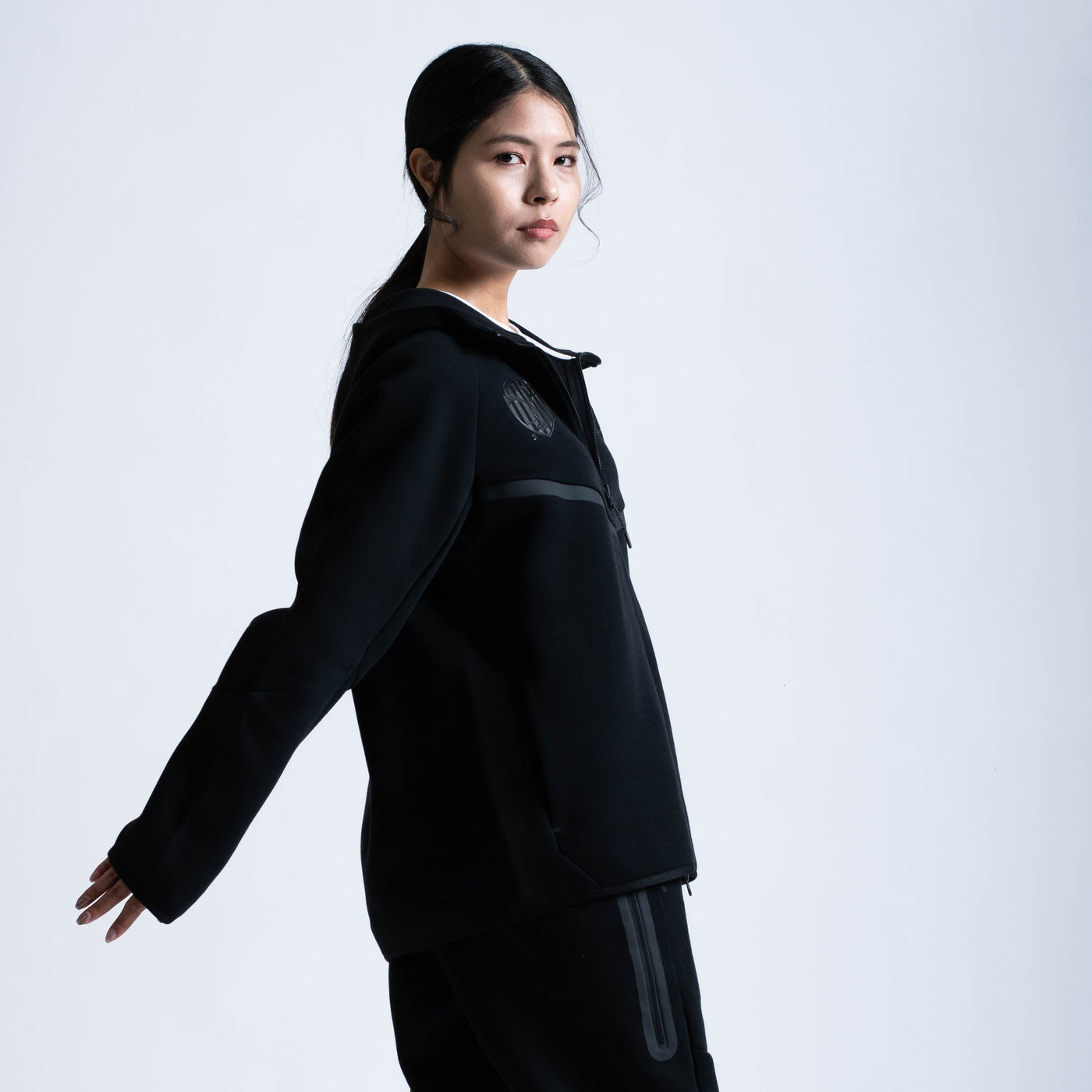 NIKE テックフリースWRフルジップL/Sフーディ（ブラック）