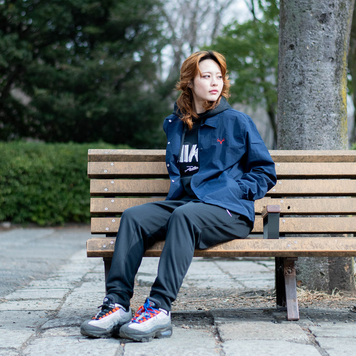 鹿島アントラーズ コーチジャケット（BLACK/NAVY）| 公式オンライン