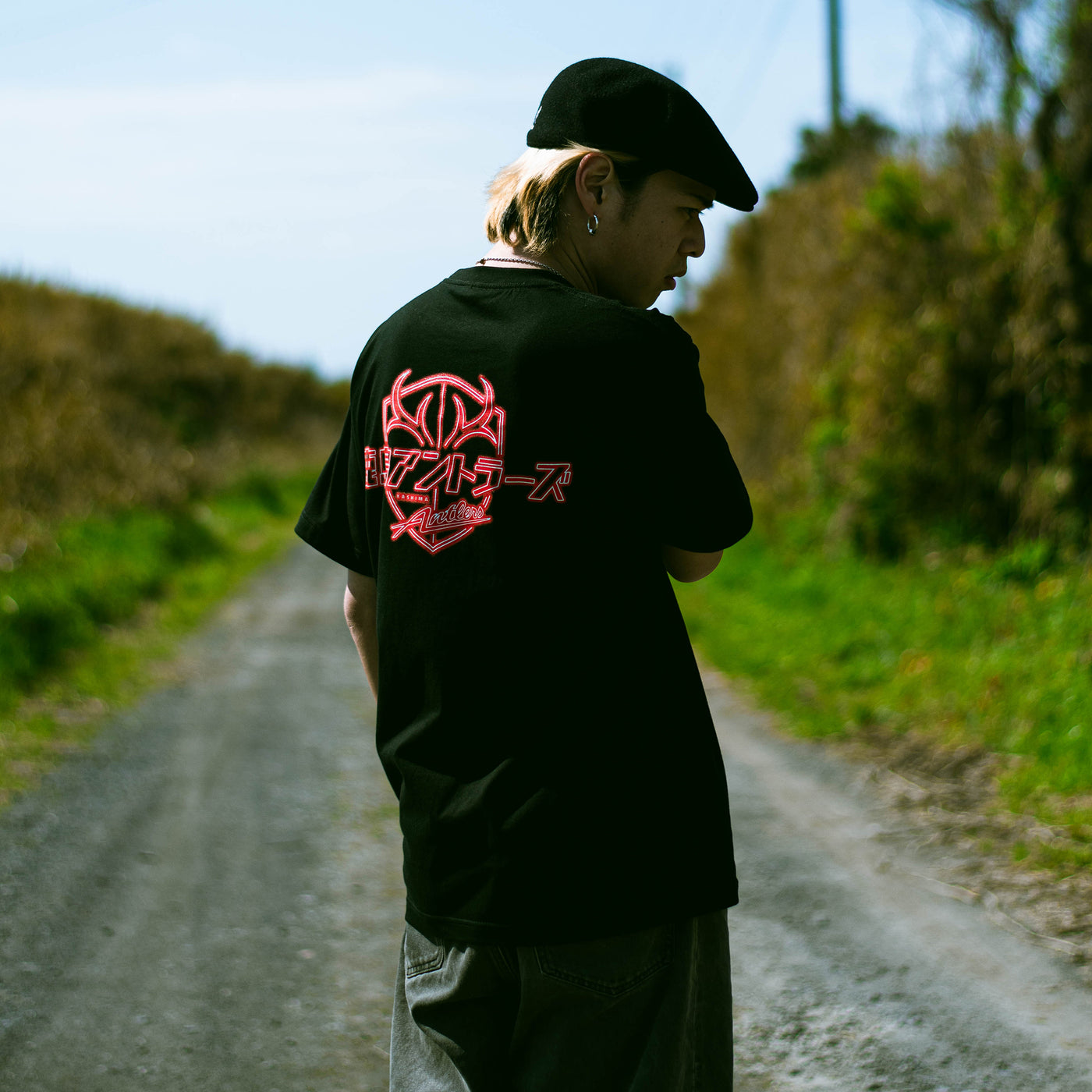 ネオン風デザイン Tシャツ【受注】 – 鹿島アントラーズFC - 公式