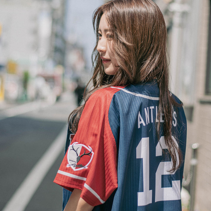 鈴木優磨ラグランベースボールシャツ（レッド×ネイビー