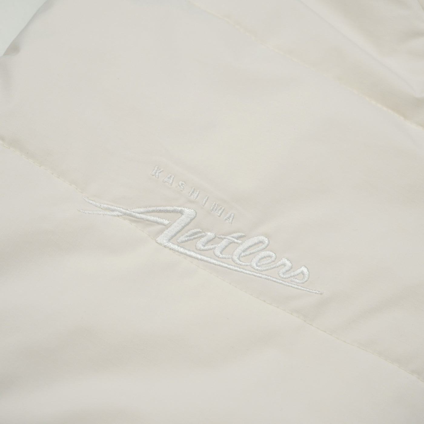 EMB LOGO HYBRID JKT （全2色）
