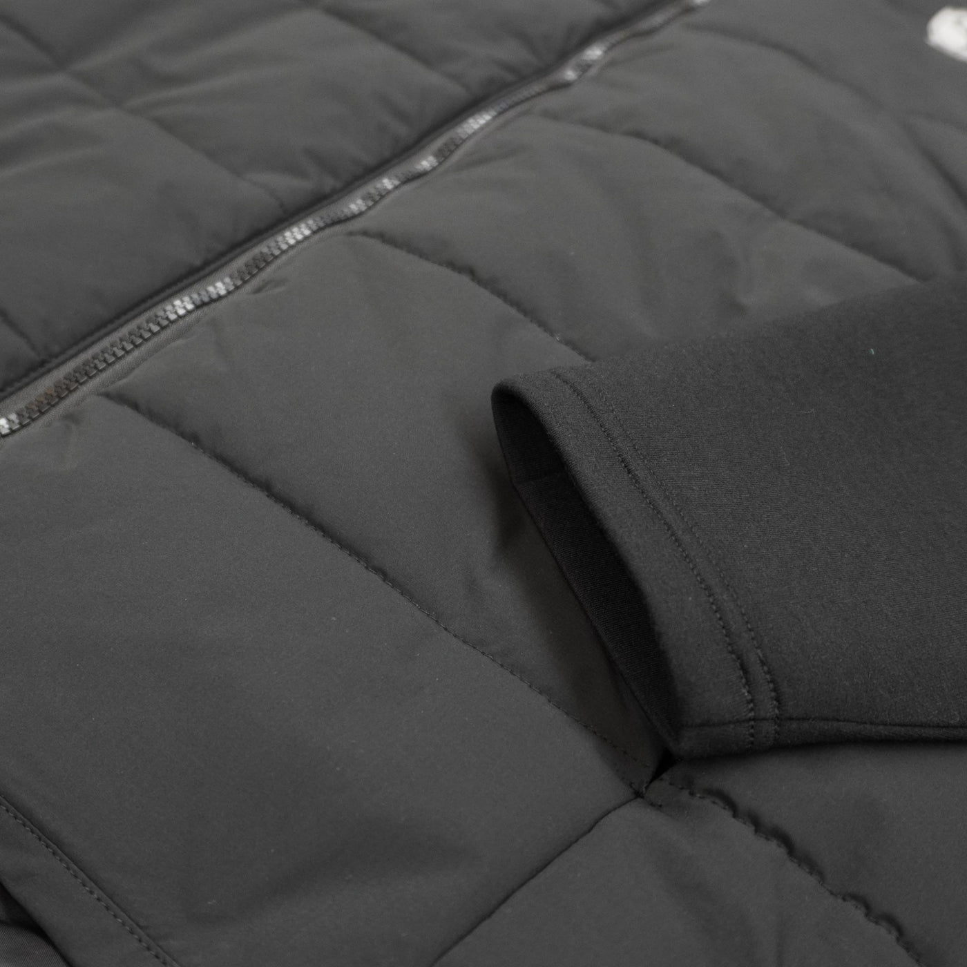 EMB LOGO HYBRID JKT （全2色）