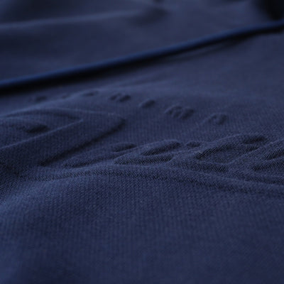 エンボスフーディー ロゴ（全2色）