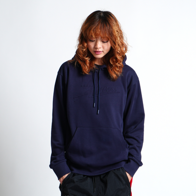 エンボスフーディー ロゴ（全2色）