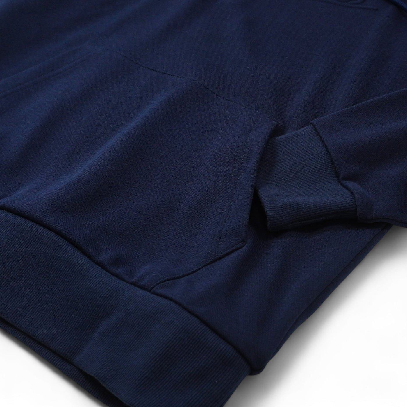 エンボスフーディー ロゴ（全2色）