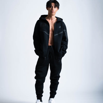 NIKE テックフリースWRフルジップL/Sフーディ（ブラック）