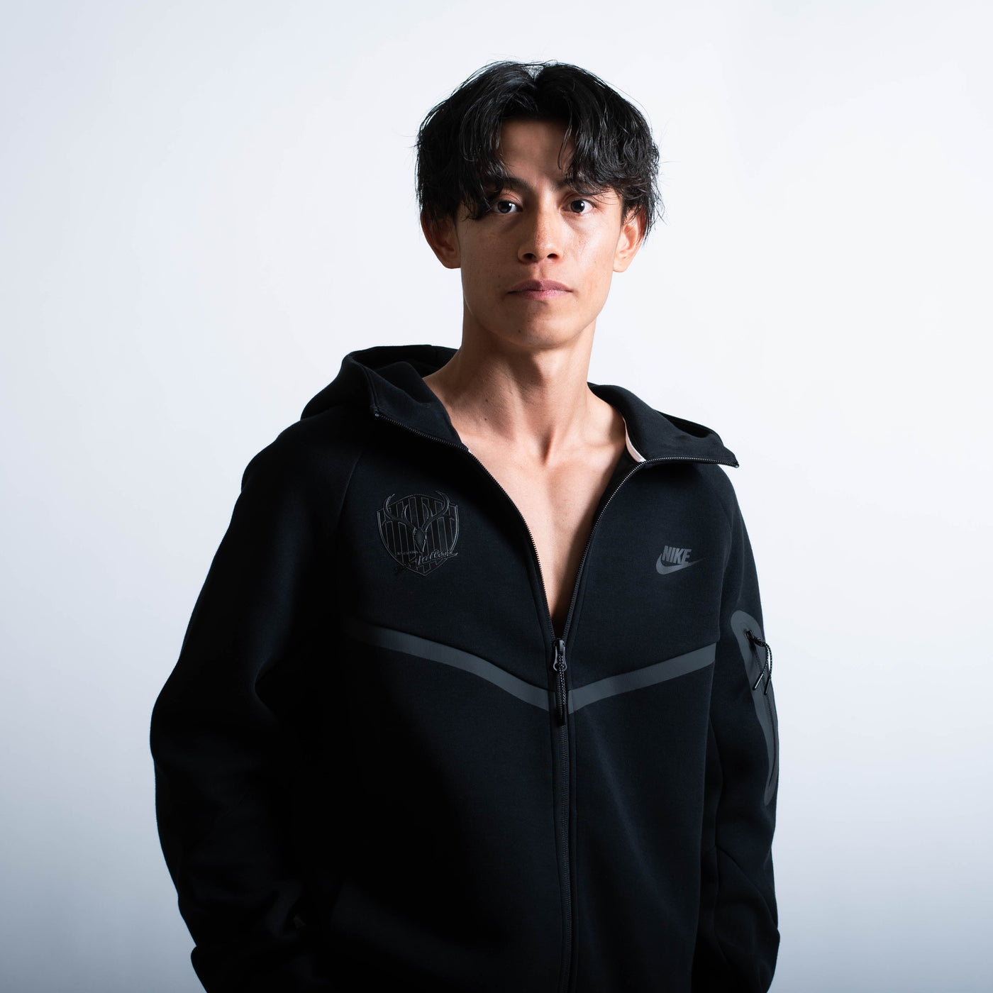 NIKE テックフリースWRフルジップL/Sフーディ（ブラック）