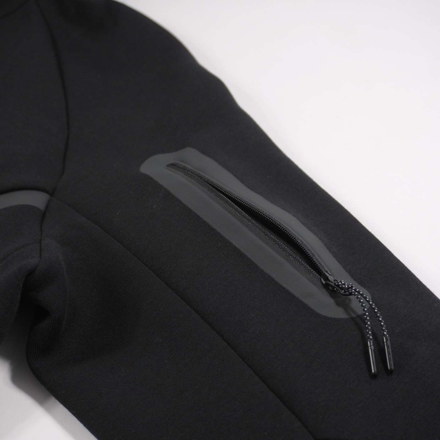 NIKE テックフリースWRフルジップL/Sフーディ（ブラック）