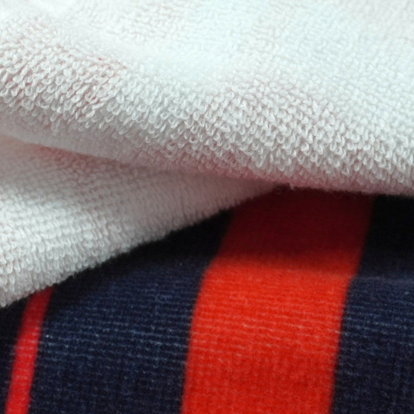 ON THE PITCH フェイスタオル（全2色）