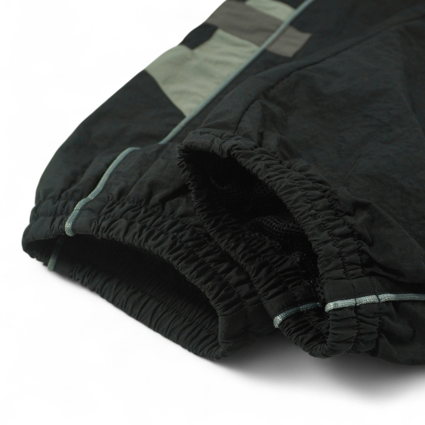 ナイロンパンツ（全2色）