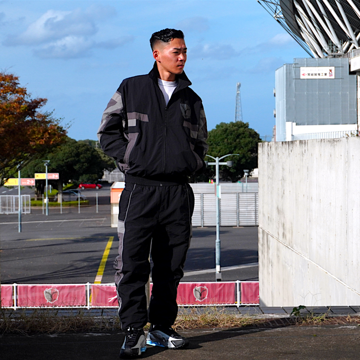 ナイロンパンツ(全2色) – 鹿島アントラーズFC - 公式オンラインストア ナイロンパンツ(全2色) – 鹿島アントラーズFC - 公式オンラインストア