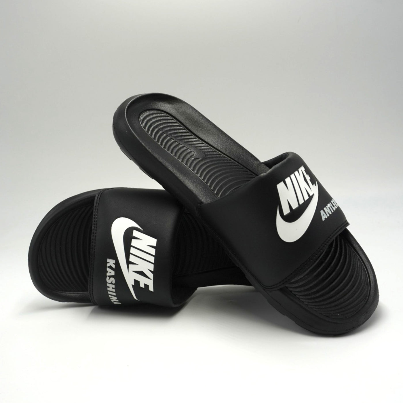 25NIKEビクトリー ワン スライド