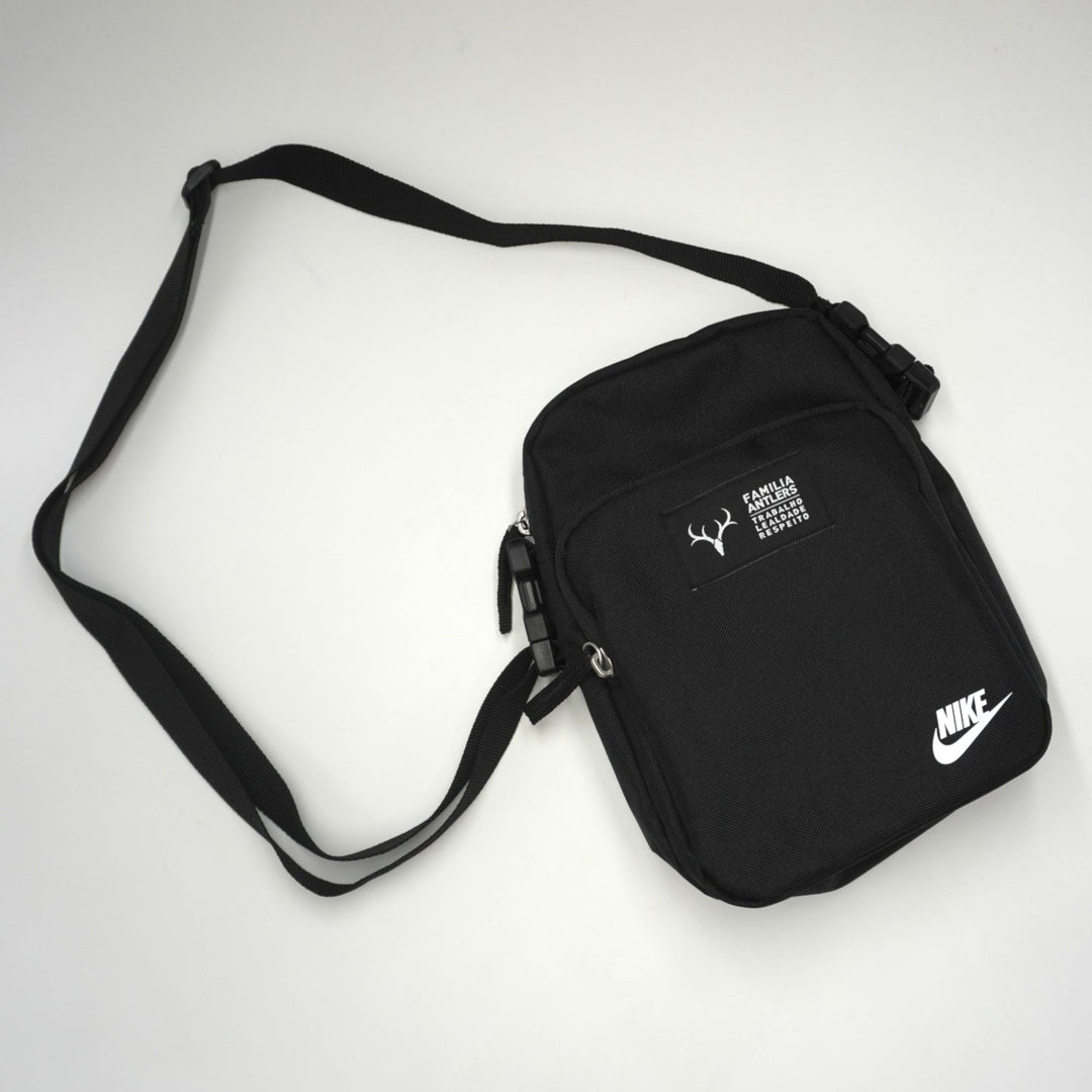 鹿島アントラーズ　25NIKEヘリテージ ウエストパック 鹿島アントラーズ 25NIKEヘリテージ ウエストパック - メルカリ