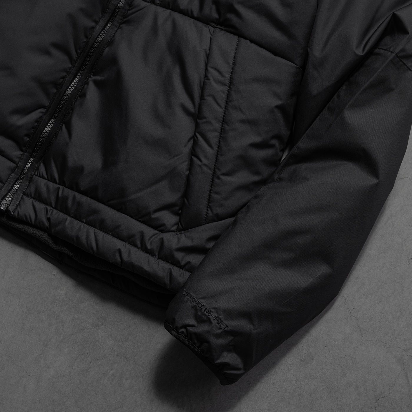 NIKE レガシーフーディージャケット（BLACK）鹿マーク加工